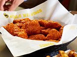 एक न्यायाधीश चिकन विंगच्या व्याख्येवर निर्णय घेतात जे सर्वत्र फास्ट फूड मेनू बदलू शकतात