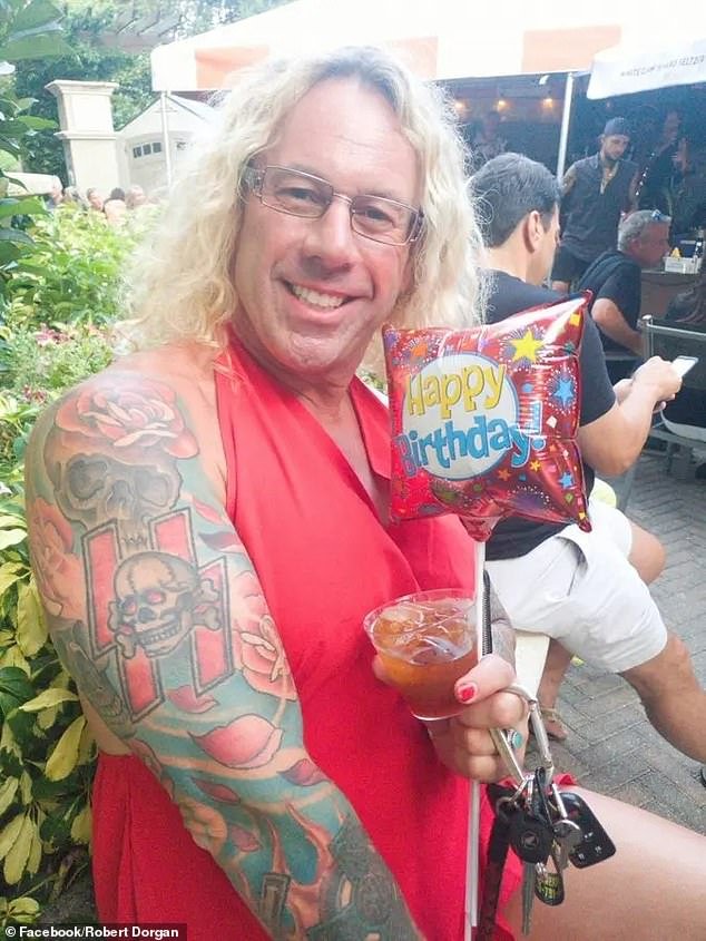 क्रॉस-हॉकी शूटरची मुलगी म्हणते की त्याला “त्याच्या कुटुंबाविरुद्ध सूड” होता आणि तो पुढे जाण्यापूर्वी त्याच्या सहा मुलांनी त्याला बहिष्कृत केले होते.