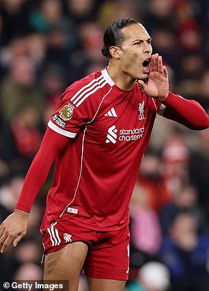 एक आदरणीय मॅन युनायटेड जोडी, जॉन टेरी किंवा व्हर्जिल व्हॅन डायक: चेल्सी स्टारने दावा केल्यानंतर लिव्हरपूलचा कर्णधार हा आतापर्यंतचा सर्वोत्कृष्ट प्रीमियर लीग डिफेंडर आहे, आमचे तज्ञ त्यांच्या निवडी उघड करतात – परंतु कोण शीर्षस्थानी येईल?