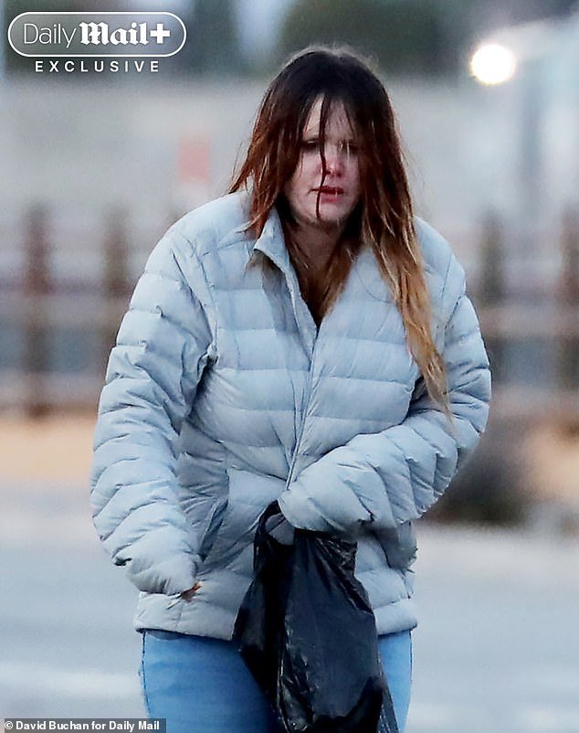 रिअल हाऊसवाइव्हज स्टारची मुलगी तिच्या बेघरपणाच्या सर्पिलबद्दल एक विनाशकारी मुलाखत देते… आणि तिच्या प्रसिद्ध आईला तिचे क्रूर सहा शब्दांचे पत्र