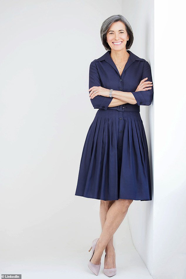 जे पालक आपल्या मुलांना पाळणाघरात सोडतात त्यांना तज्ञ लाजतात आणि म्हणतात की लहान मुलांना ‘बेबी वेअरहाऊस’मध्ये सोडल्याबद्दल त्यांना दोषी वाटले पाहिजे.