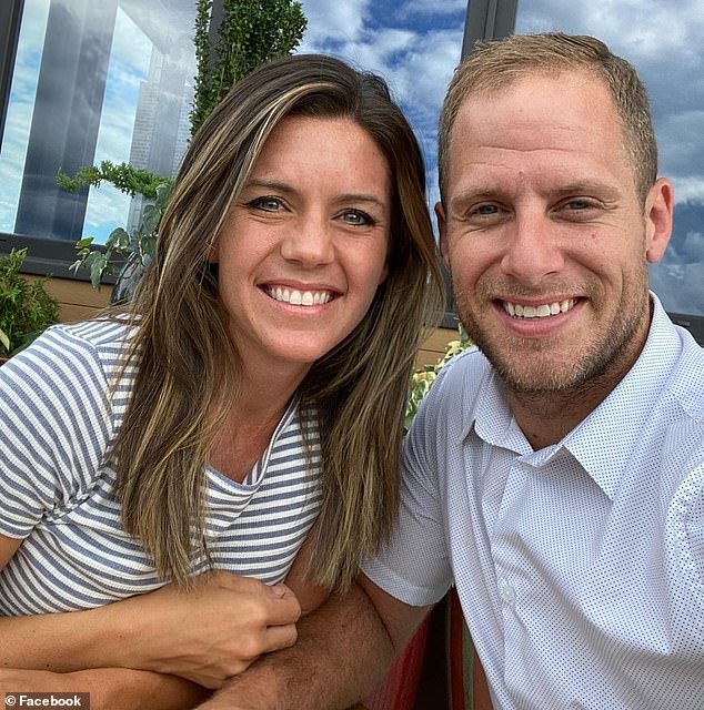 अमेरिकन आयडॉल स्पर्धकाच्या माजी पतीने तिची हत्या केल्यावर ओहायोच्या एका खून झालेल्या शिक्षिकेच्या कुटुंबाने त्यांचे मौन तोडले.