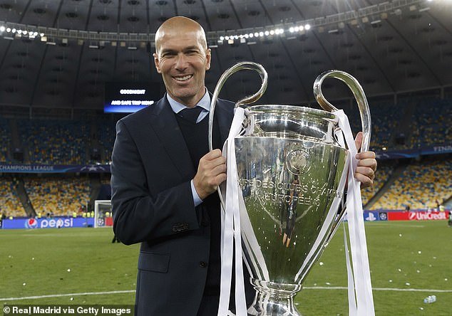 फ्रान्स दिग्गज रियल माद्रिदच्या व्यवस्थापकपदावरून पायउतार झाल्यापासून पाच वर्षांच्या वनवासानंतर झिनेदिन झिदानने ‘फ्रान्सच्या राष्ट्रीय संघाची जबाबदारी स्वीकारण्यास सहमती दर्शवली आहे.