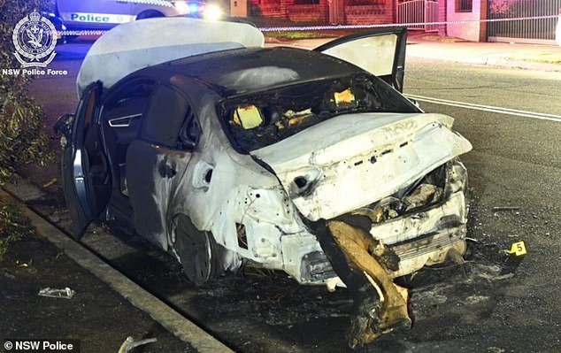 बेपत्ता सिडनीचे आजोबा ख्रिस बगास्रियानच्या शोधात पोलिस एका मालमत्तेकडे धावले – त्याच्या बेपत्ता होण्याशी संबंधित कारला आग लागल्याच्या काही तासांनंतर.