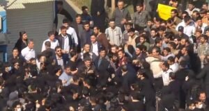 इराणमध्ये मोठ्या प्रमाणात विद्यार्थ्यांच्या निदर्शनांमध्ये संघर्ष सुरू झाला आहे – ट्रम्प यांनी अमेरिकेची उपस्थिती वाढवली आहे