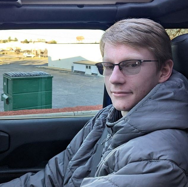 ऑस्टिन टकर मार्टिन कोण आहे? मार-ए-लागोमध्ये रायफल आणि गॅस कॅनसह प्रवेश केल्यानंतर 21 वर्षीय तरुणाचा मृत्यू झाला.