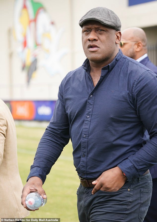 फूटी आख्यायिका वेंडेल सेलरने पत्नीशी विभक्त होणे आणि मानसिक आरोग्याच्या गुप्त संघर्षांदरम्यान विचित्र घटनेसाठी दोषी कबूल केले