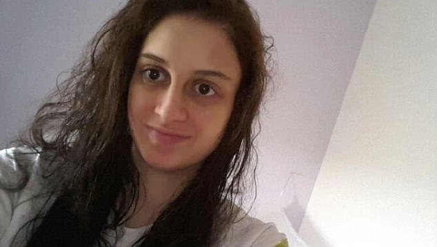 मी ISIS वधू कर्स्टी रॉसी-एमिलसोबत राहत होतो जी सीरियातून घरी येण्यासाठी भीक मागत आहे. अकल्पनीय धोका पत्करण्यापूर्वी मला काहीतरी सांगायचे आहे. हे मला माहीत आहे