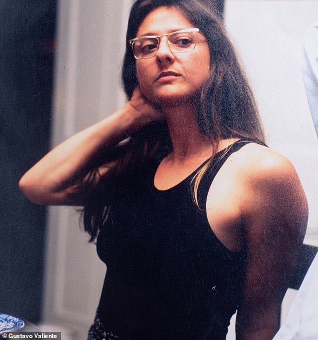 मी अँड्र्यूला बकिंगहॅम पॅलेसमध्ये नग्न मसाज दिला… £75 चे बिल कौट्स रॉयल फॅमिली बँकेच्या चेकने दिले.