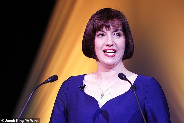 मध्यमवर्गीय कुटुंबांना इष्ट क्षेत्रातील उच्च शाळांमध्ये जागा घेण्यापासून रोखण्यासाठी कामगार वर्ग युद्ध योजना