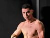 क्रिस्टियानो रोनाल्डो, 41, त्याच्या ‘उच्च कामगिरी’ ब्रँडचा प्रचार करण्यासाठी त्याचे फाटलेले शरीर दाखवण्यासाठी खाली उतरला आहे.