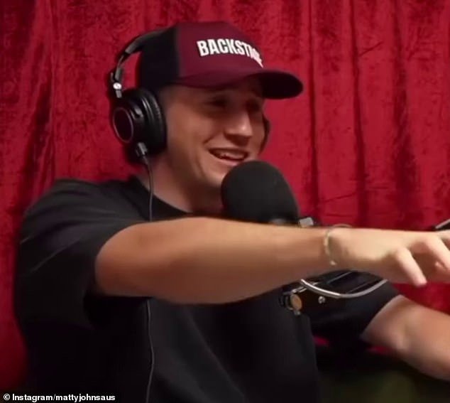 फूटी प्लेयर-टर्न मीडिया स्टार कूपर जॉन्सला द काइल आणि जॅकी ओ शो सोडल्यानंतर यूएसमध्ये एक नवीन टीव्ही गिग उतरवण्याची सूचना देण्यात आली आहे.