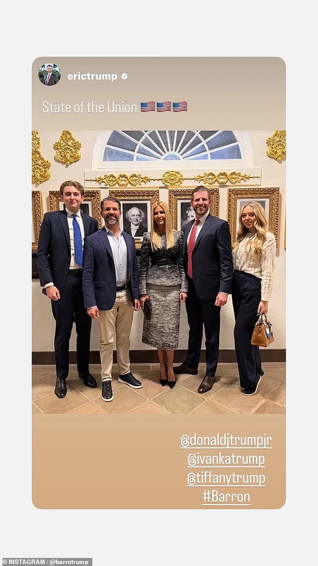 बॅरन ट्रम्प SOTU येथे त्याच्या धक्कादायक देखाव्यामध्ये एक मनोरंजक फॅशन निवड करतात