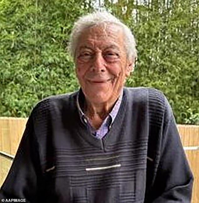 सिडनीचे आजोबा ख्रिस बॅगास्रियान यांची चुकीच्या पद्धतीने अपहरण केल्याच्या एका दिवसानंतरच कथितरित्या हत्या करण्यात आली होती – अपहरण करून त्यांची हत्या केल्याचा आरोप असलेल्या दोन व्यक्तींनी कथितपणे पैसे दिले.