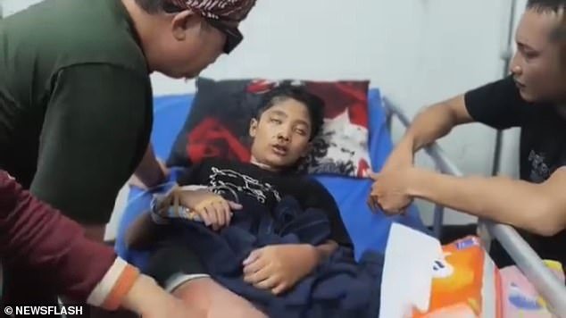 ‘ती एक मम्मी होती’: शोकांतिकेचा क्षण ‘त्याच्या सावत्र आईने उकळते पाणी पिण्यास भाग पाडले’ अशा दुःखद क्षणाचा संदर्भ आहे जेव्हा तो त्याच्या दुखापतींना बळी पडण्याआधी त्याला कोण जबाबदार आहे असे विचारले जाते