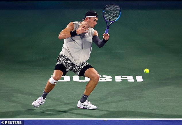 टॉप टेनिस स्टार्सचे लाजिरवाणे वॉर्डरोब खराब झालेले तुम्हाला दिसत आहेत का?