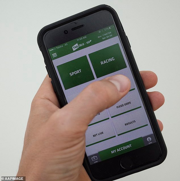 जुगाराच्या गुन्ह्यात खेळाडू आणि अधिकारी पकडल्यानंतर AFL क्लबना पाठवलेले ईमेल पहा