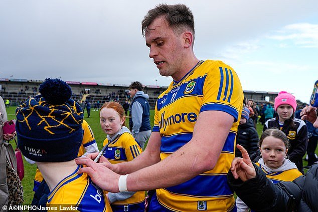 रोझीज वाढत आहेत: डब्लिन रविवारी हायड पार्कमध्ये येत असताना, डब्लिनच्या माजी दिग्गजांच्या मदतीने रोझकॉमन फुटबॉलपटू लीग फायनलमध्ये कसे स्थान मिळवत आहेत याची आतली गोष्ट येथे आहे.