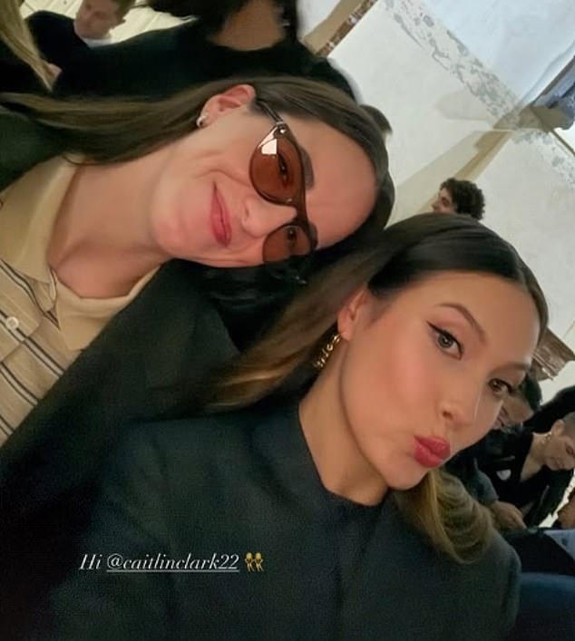 मिलान फॅशन वीक शोमध्ये कॅटलिन क्लार्क हिवाळी ऑलिम्पिकची ‘विश्वासघातकी’ आयलीन गुसोबत पोझ देत आहे