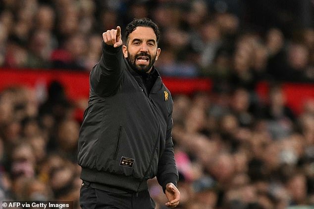 प्रकट: रुबेन अमोरिम आणि त्याच्या प्रशिक्षक कर्मचाऱ्यांना काढून टाकल्यानंतर मॅन युनायटेड £15.9 मिलियन देऊ शकते