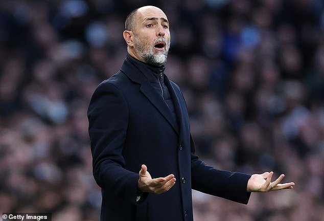 इगोर ट्यूडरने टोटेनहॅमला उच्च-ऊर्जा फुटबॉलसह निर्वासित होण्यापासून वाचवण्याच्या योजना सोडण्यास भाग पाडले कारण अंतरिम बॉसला कळले की त्याचे खेळाडू खूप अक्षम आहेत.