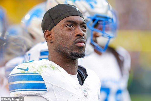 न्यायाधीशाने NFL स्टारला त्यांच्या Airbnb मधील घरफोडीचा बदला म्हणून त्याच्या ‘मित्राने’ केलेल्या कथित सशस्त्र दरोडा आणि अपहरणाशी जोडले.