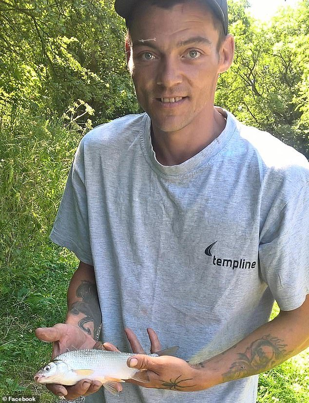 इयान हंटलीवर हल्ला केल्याचा संशय असलेल्या कैद्याच्या कुटुंबाचे म्हणणे आहे की ते दोघेही ‘एकमेकांसारखे वाईट’ आहेत परंतु सोहमचा मारेकरी ‘त्यापेक्षा वाईट पात्र होता’