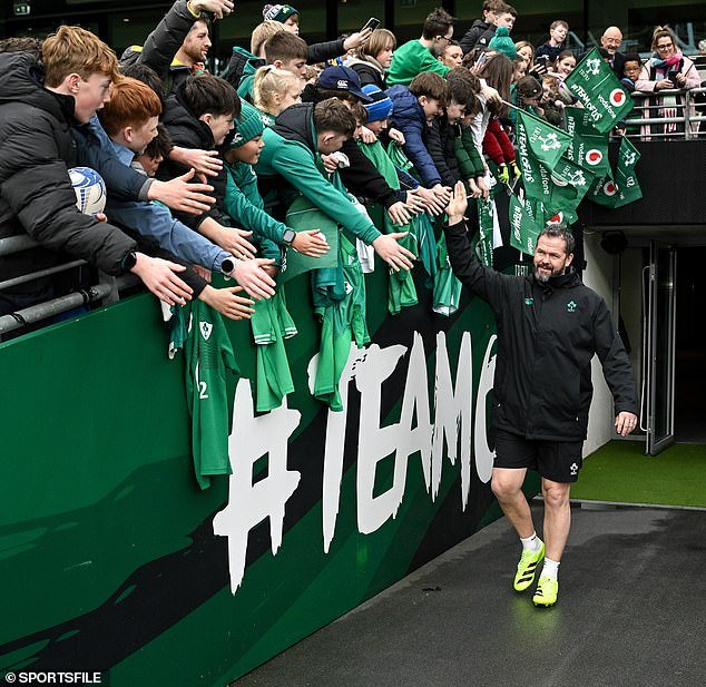 द लास्ट डान्स: अँडी फॅरेलसाठी शेवटी पैसा का कमी झाला, तो आता आयर्लंडचा 40 वर्षांचा विश्वचषक हूडू कसा मोडू शकतो आणि ऑस्ट्रेलिया 2027 नंतरच्या आमच्या महान प्रशिक्षकासाठी भविष्यात काय आहे…