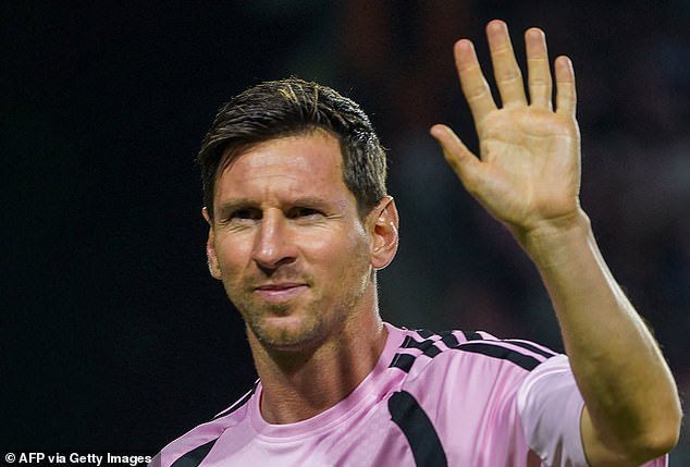 गेल्या वर्षी बिडेनला सोडल्यानंतर ट्रम्प यांना भेटण्यासाठी लिओनेल मेस्सी शेवटी व्हाईट हाऊसला भेट देणारा पहिला असू शकतो.