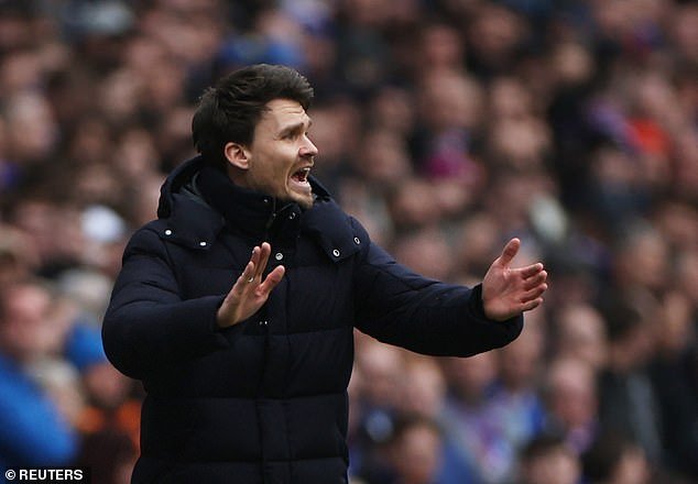 सेल्टिक विरुद्ध तीन गुण कमी केल्यामुळे रेंजर्सनी ते चांगले आणि योग्यरित्या बाटली – आणि हे सर्व व्यवस्थापक डॅनी रोहल यांच्यावर आहे.