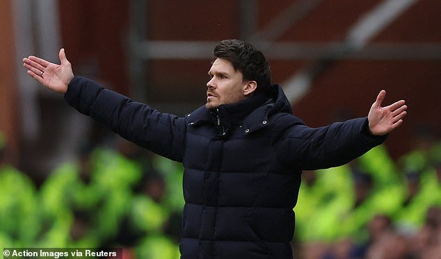 इब्रॉक्स डर्बीमध्ये दुसऱ्या सहामाहीत संकुचित झाल्यानंतर रेंजर्स बॉस डॅनी रोहलने खेळाडूंच्या मानसिकतेवर प्रश्न विचारण्यास नकार दिला