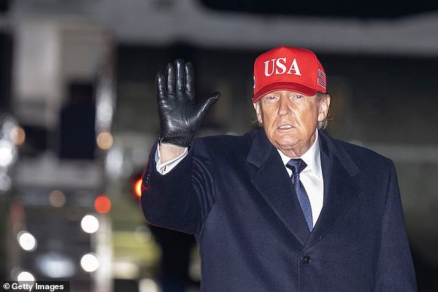 इस्रायलने इराण आणि लेबनॉनमधून हल्ले तीव्र केल्याने “मला मारण्यापूर्वी” त्याने खमेनीला बाहेर काढल्याचे ट्रम्प म्हणतात