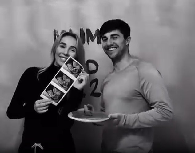 लायनेस स्टारने खुलासा केला आहे की ती गर्भवती आहे आणि तिच्या फुटबॉलर बॉयफ्रेंडसोबत तिचे पहिले अपत्य अपेक्षित आहे