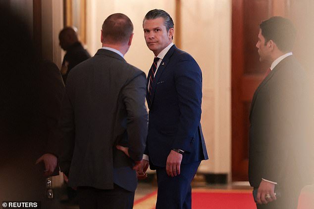 घुसखोर बोटीने येत असल्याने नौदल तळ ‘लॉक’ आहे