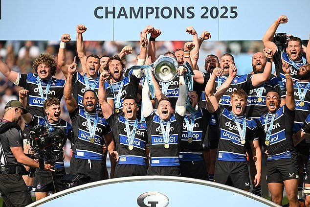 सर क्लाइव्ह वुडवर्ड: पदोन्नती आणि राजीनामे रद्द करणे माझ्या अस्तित्वाच्या प्रत्येक फायबरच्या विरोधात आहे – परंतु आता मला खात्री आहे की हा योग्य कॉल आहे