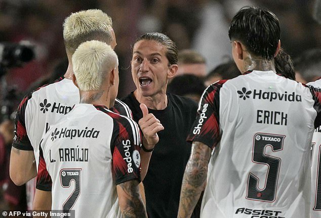 माजी चेल्सी स्टारला त्याच्या क्लबने काढून टाकले होते, त्वरीत 8-0 ने जिंकून आणि केवळ 18 महिन्यांत त्यांना सात ट्रॉफी मिळवून दिली.