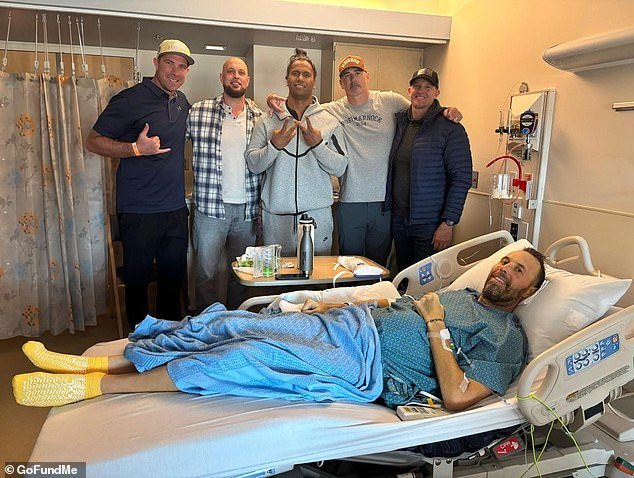 वॉशिंग्टन विद्यापीठाचा माजी फुटबॉल खेळाडू कर्करोगाच्या लढाईत मदतीसाठी हताश विनंती करतो