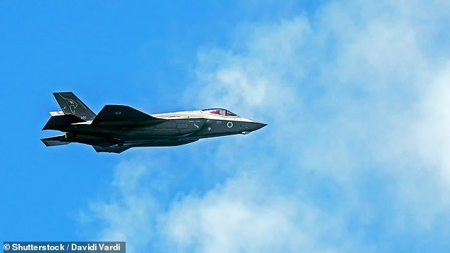 इस्त्रायली F-35 ने तेहरानवर इराणी लढाऊ विमान पाडले – “F-35 ने पाडलेले पहिले मानवयुक्त विमान”