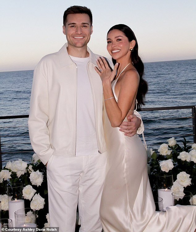 मध्यपूर्वेत ‘कोणतीही मदत नाही’ ऑफर केल्यावर अडकलेल्या अमेरिकन लोकांनी ट्रम्पला चालू केले कारण MAGA तारे विमानात घरी पोहोचले