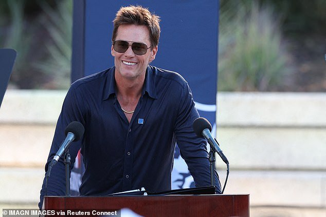 टॉम ब्रॅडीच्या सौदी फुटबॉल स्पर्धेने मध्य पूर्वेतील युद्धाच्या दरम्यान शेवटच्या क्षणी यूएस स्थान शोधले