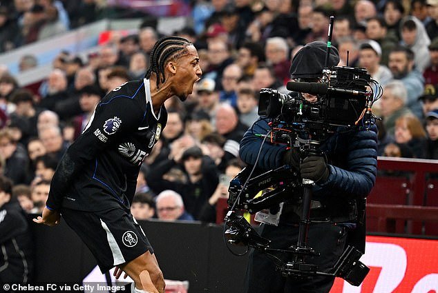 चेल्सीच्या ब्राइटन लव्ह-इनने त्याचे बक्षीस मिळवले, व्हिला आश्चर्यचकित करणारा नवीन-मनाचा खेळ पाहून संतापला – आणि एन्झो फर्नांडीझचे अर्धवेळ बोलणे ब्लूज स्टारला हायलाइट करते, कीरन गिल लिहितात