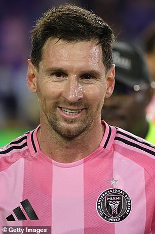 लिओनेल मेस्सी आज प्रथमच डोनाल्ड ट्रम्पला त्याच्या इंटर मियामी सहकाऱ्यांसह व्हाईट हाऊसच्या एका विशेष कार्यक्रमात भेटेल.