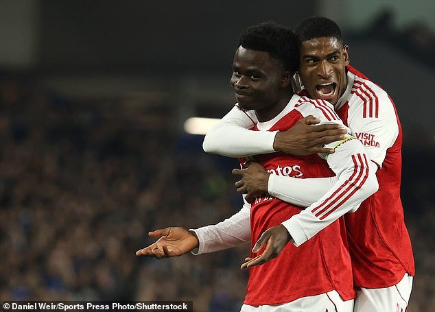 मला आर्सेनल विरुद्ध विचित्र विच हंटची खरी कारणे माहित आहेत: येथे गमावलेला संघ आणि पक्षपाती पंडित वर्ग त्यांना ‘चुकीच्या’ मार्गाने जिंकताना का उभे राहू शकत नाही – आणि मिकेल आर्टेटाची बाजू रोखण्यासाठी ते ज्या दयनीय योजना आखत आहेत, ऑलिव्हर होल्ट लिहितात.