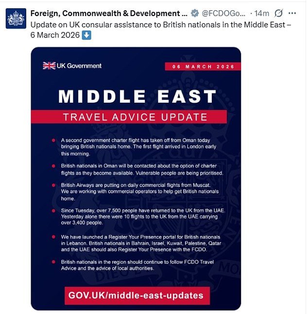 मध्यपूर्वेतून पळून जाण्यासाठी ब्रिटनचे ब्रिटनचे दुसरे प्रत्यावर्तन फ्लाइट ओमानहून निघाले आहे.