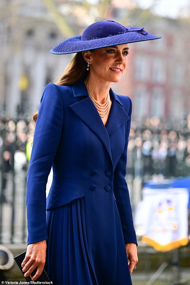 वार्षिक कॉमनवेल्थ डे सेवेसाठी रॉयल कुटुंब एकत्र आले: विल्यम आणि केट वेस्टमिन्स्टर ॲबे येथे पोहोचले जेथे राजा चार्ल्स अँड्र्यूला उत्तराधिकारीतून काढून टाकण्यावर चर्चा करण्याची शक्यता आहे