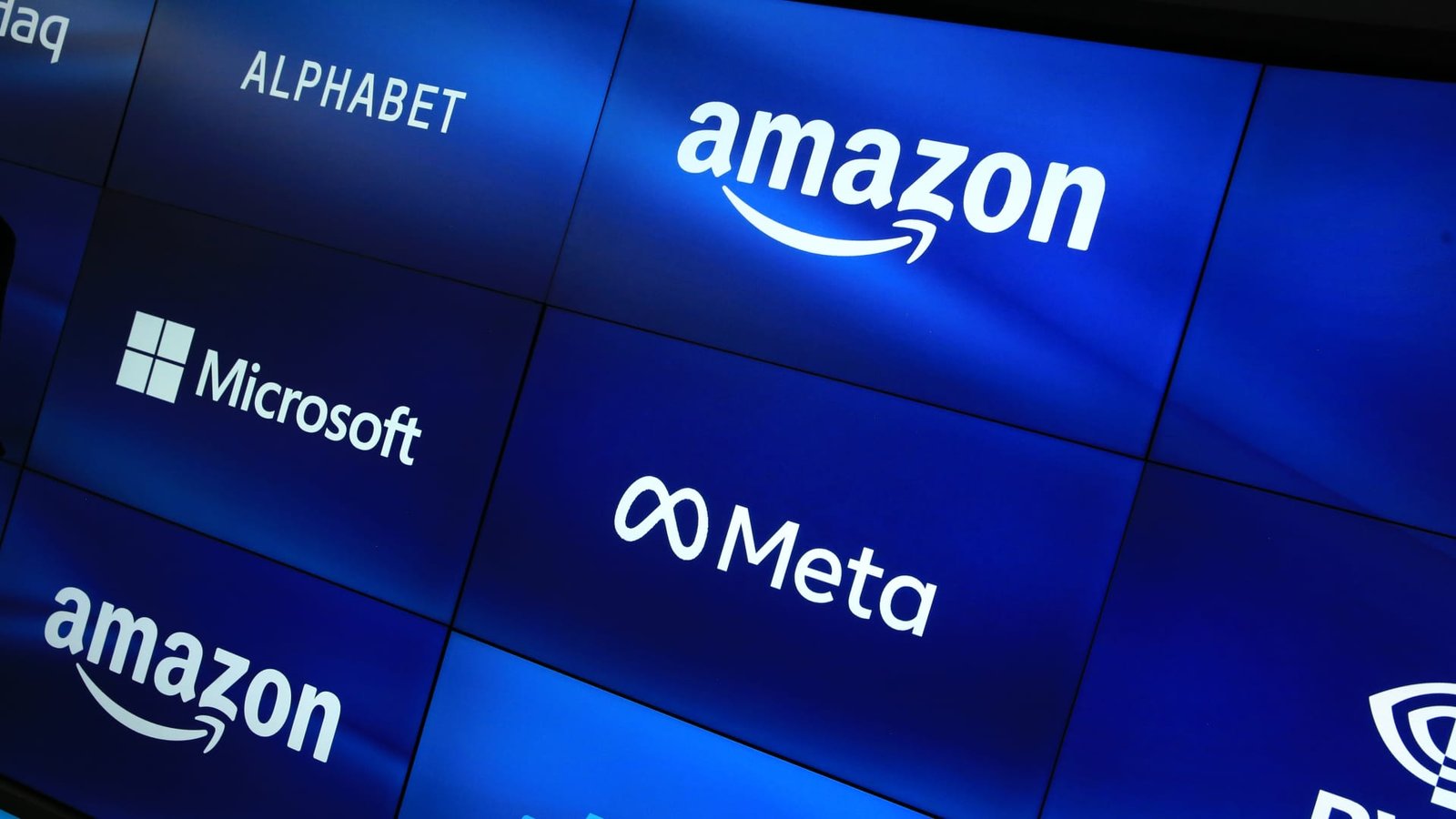 $1 ट्रिलियन कर्ज विक्रीच्या संभाव्यतेमुळे टेक IPO हायप बुडला आहे