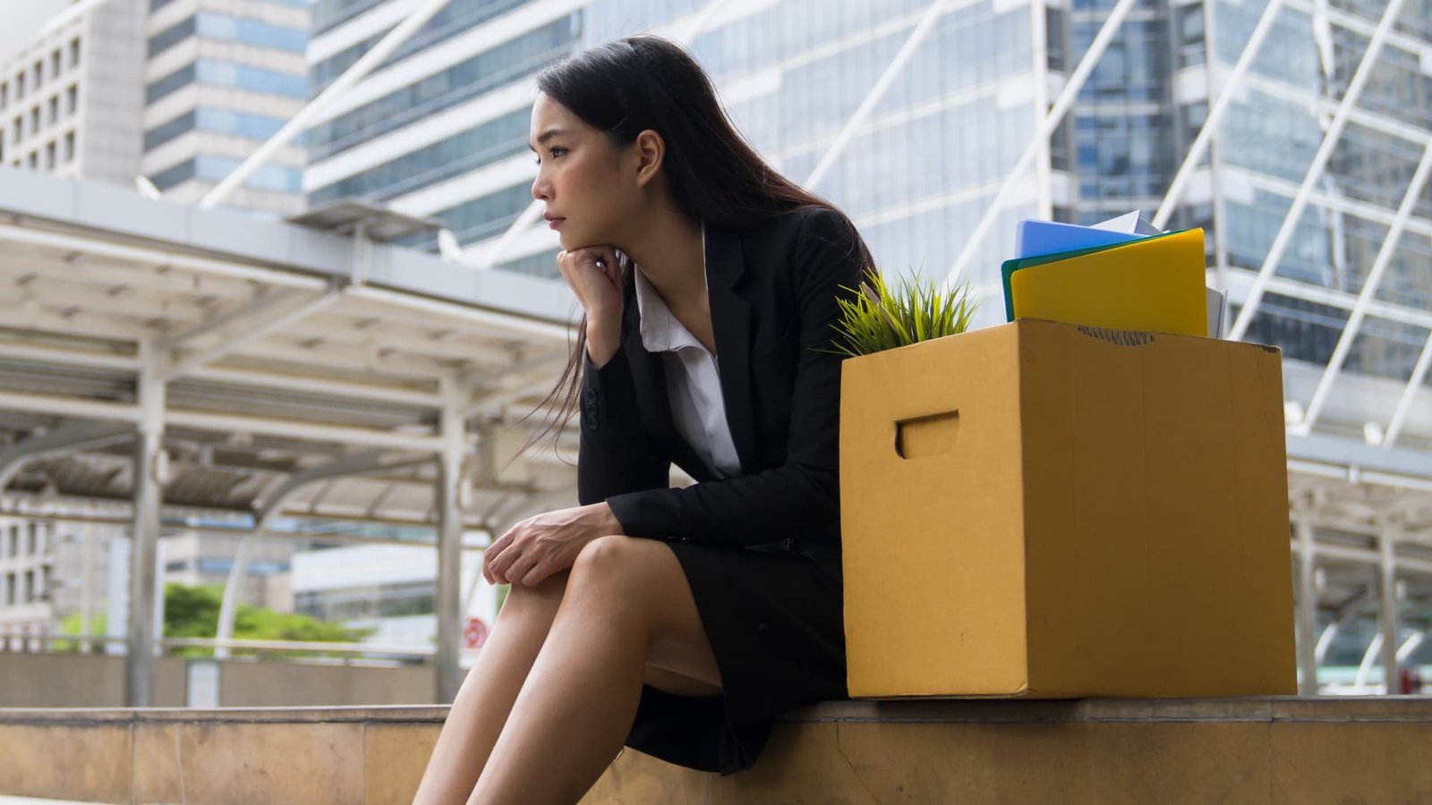 एआय कामगार बाजारावर ‘त्सुनामीसारखा’ परिणाम करत आहे कारण टाळेबंदीची भीती वाढत आहे