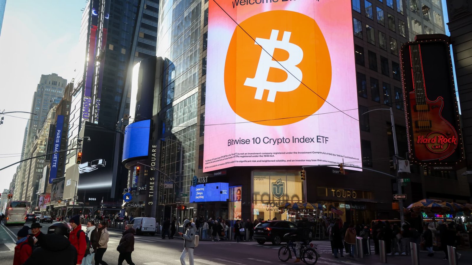 ईटीएफचा ओघ कमी झाला आहे परंतु गुंतवणूकदार घाबरण्याचे संकेत देत नाहीत