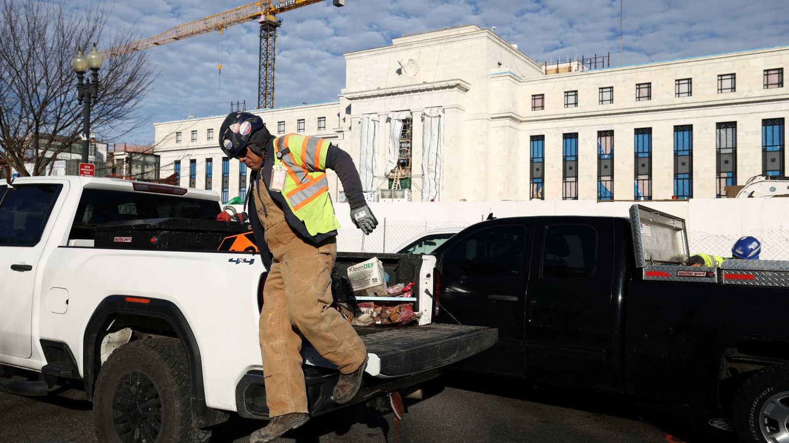 व्यापारी दर कपातीवर सट्टेबाजी करत आहेत — परंतु वाढ टेबलवर असू शकते