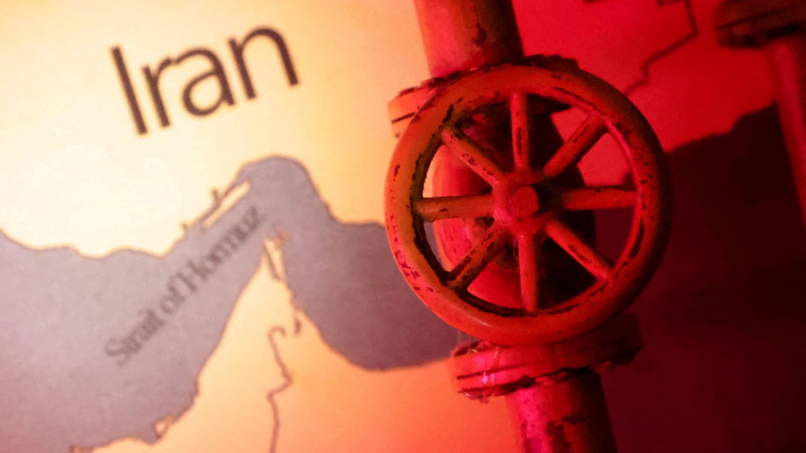 इराणने अमेरिकेशी अणु चर्चेत प्रगती केल्याने तेलाच्या किमती घसरत आहेत